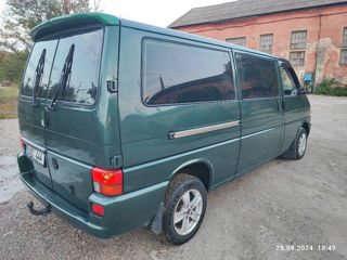 Volkswagen Caravelle foto 6