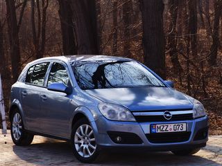 Opel Astra foto 1