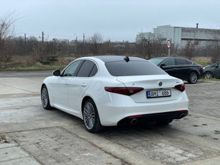 Alfa Romeo Giulia foto 3