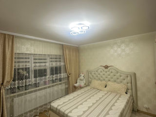 Apartament cu 4 camere, 104 m², Tineret, Ungheni foto 5