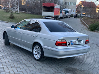 BMW 5 Series foto 4