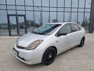 Arenda Toyota Prius , Corolla , Yaris , Auris ..Reno / Dacia/ SKoda ...  de la 9 euro !!! foto 2