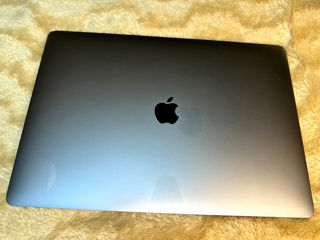 MacBook Pro 15 i7 16/256 ssd 2к