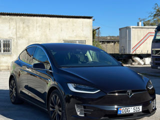 Tesla Model X foto 2