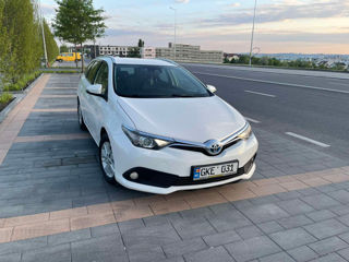 Toyota Auris фото 7