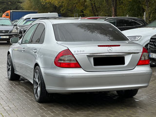 Mercedes E-Class foto 3