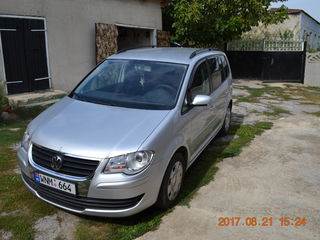 Volkswagen Touran foto 3