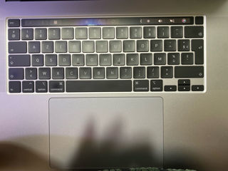 Macbook Pro 16 i9/16 gb Ram/1000 tb SSD foto 2