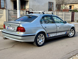 BMW 5 Series foto 4