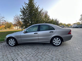 Mercedes C-Class foto 4