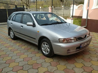 Nissan Almera foto 5