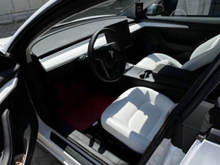 Tesla Model 3 foto 8