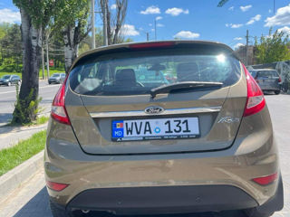 Ford Fiesta foto 10