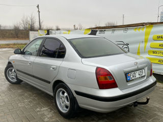 Hyundai Elantra foto 2