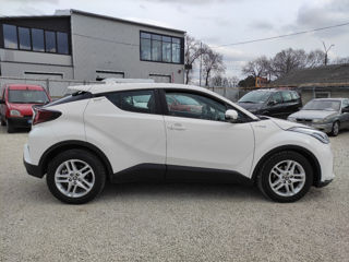 Toyota C-HR фото 7