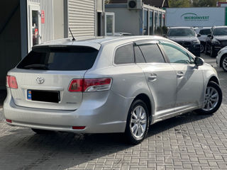 Toyota Avensis foto 5