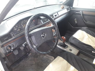 Mercedes Series (W124) foto 5