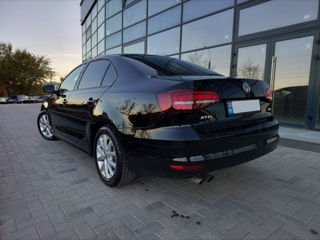 Volkswagen Jetta foto 4