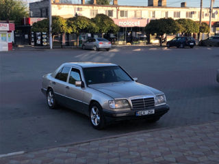 Mercedes E-Class foto 2