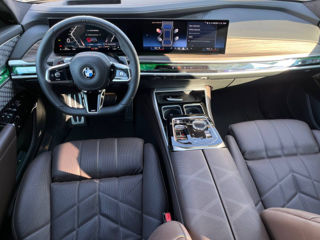 BMW 7 Series foto 8