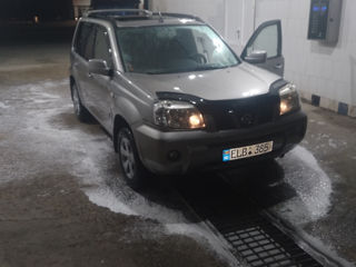 Nissan X-Trail foto 3