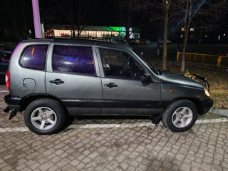 Chevrolet Niva foto 3