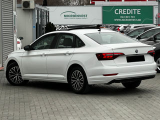 Volkswagen Jetta foto 3