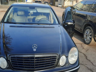 Mercedes E-Class foto 2