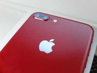 iPhone 8 plus 64GB red foto 3