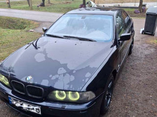 BMW 5 Series foto 2