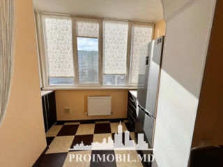 Apartament cu 2 camere, 65 m², Buiucani, Chișinău foto 3