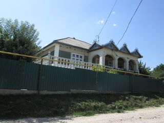 Casa buna la Calarasi, 6 ari, reparatie, mobila, tehnica, garaj, canalizare orasaneasca, gradina! foto 1