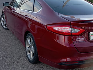 Ford Fusion foto 5