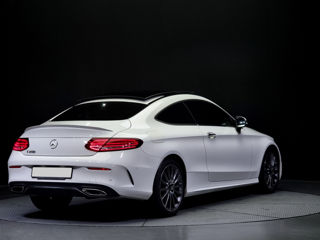 Mercedes C-Class foto 2