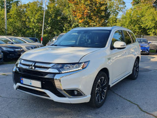 Mitsubishi Outlander foto 1