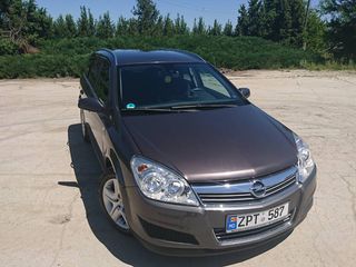 Opel Astra foto 1