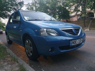 Dacia Logan foto 0