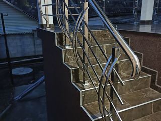 Перила и ограждения из нержавеющей стали и алюминия / Balustrade din inox și aluminiu foto 3