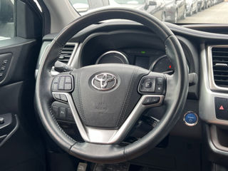 Toyota Highlander фото 11