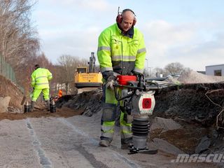 Аренда грунтового катка - Inchiriere rulou compactor pentru pamint foto 4