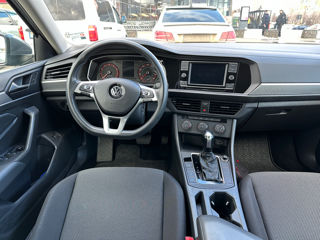 Volkswagen Jetta foto 8