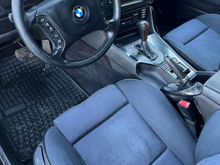 BMW 5 Series foto 7