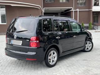 Volkswagen Touran фото 1