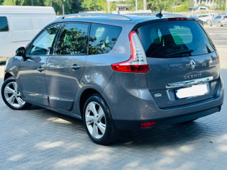 Renault Grand Scenic foto 2