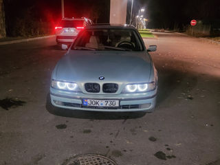 BMW 5 Series foto 7