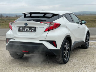 Toyota C-HR foto 4