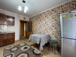 Apartament cu 2 camere, 82 m², Buiucani, Chișinău foto 4