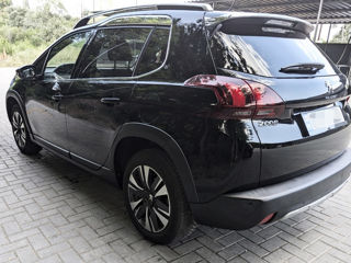 Peugeot 2008 foto 6