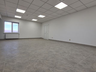 Spre chirie oficii de la 20m2-36m2, etajul 2, direct la traseu, pret 5-6 euro pentru 1m2 foto 10