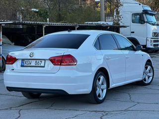 Volkswagen Passat foto 2